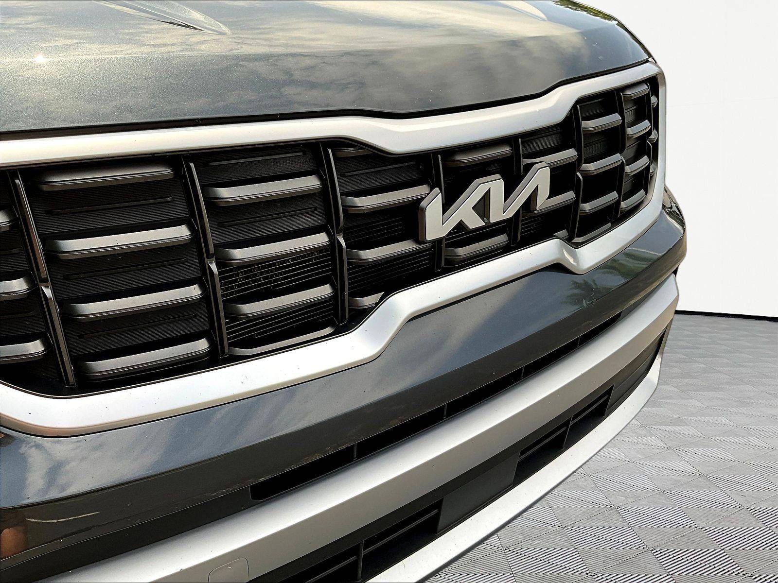 Used 2023 Kia Telluride S FWD image 34