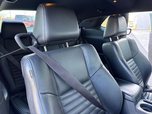 Used 2012 Dodge Challenger R/T image 28