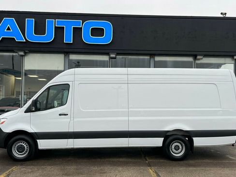 Used 2024 Mercedes-Benz Sprinter 3500 image 25
