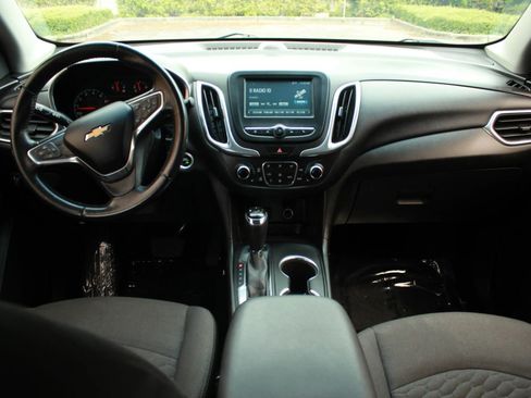 Used 2018 Chevrolet Equinox LT AWD/4WD image 16