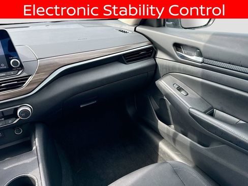 Used 2025 Nissan Altima 2.5 SV FWD image 18
