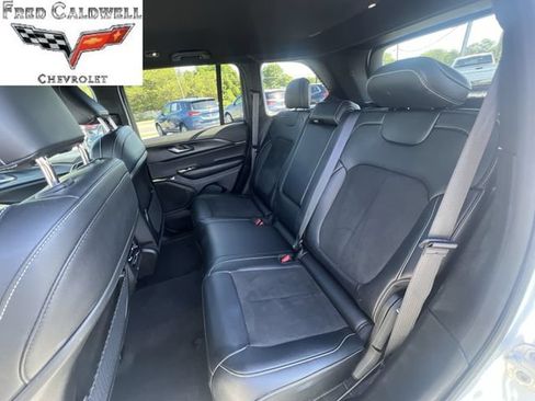 Used 2025 Jeep Grand Cherokee Altitude AWD/4WD image 30