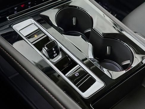 New 2026 Volkswagen Atlas Peak Edition image 16