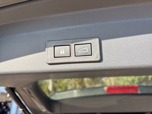 Certified 2024 Subaru Ascent Premium w/ Convenience Package image 25