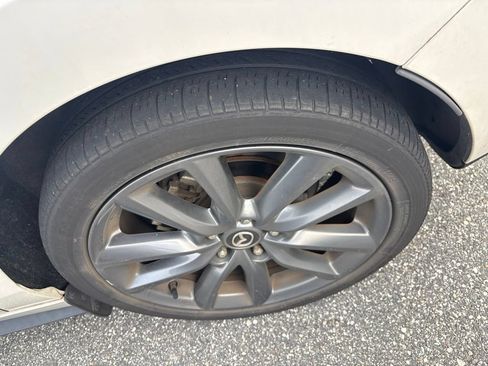 Used 2019 MAZDA MAZDA3 Hatchback FWD image 3