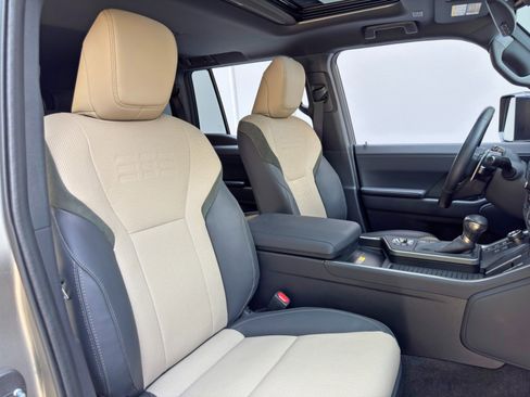Used 2024 Lexus GX 550 AWD/4WD image 41