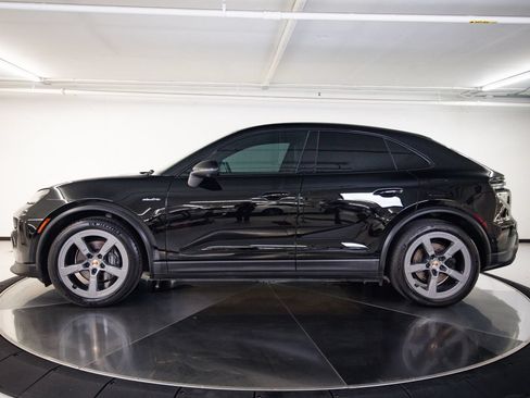 Certified 2024 Porsche Macan 4 Electric AWD/4WD image 2
