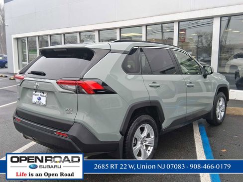 Used 2020 Toyota RAV4 XLE w/ Convenience Package image 8