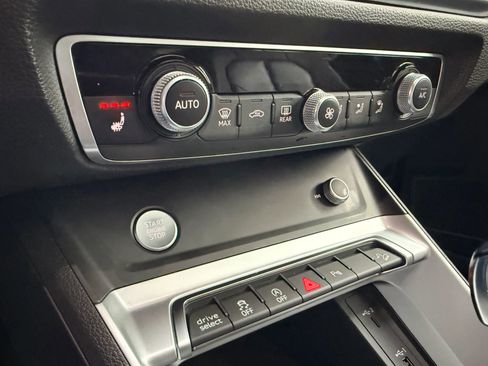 Used 2020 Audi Q3 2.0T Premium image 28