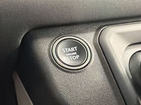 Used 2023 Land Rover Defender 130 X-Dynamic SE AWD/4WD image 24