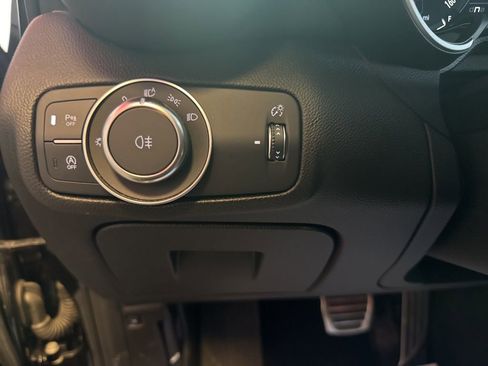 Used 2024 Alfa Romeo Giulia Ti w/ Active Assist Plus Package image 38