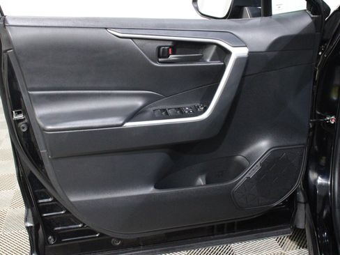 Used 2024 Toyota RAV4 LE AWD/4WD image 6