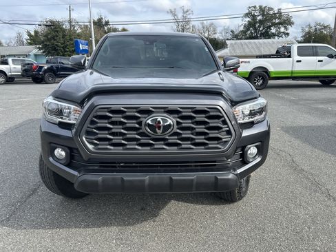 Used 2022 Toyota Tacoma TRD Off-Road image 2