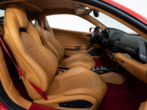 Certified 2017 Ferrari 488 GTB RWD image 13
