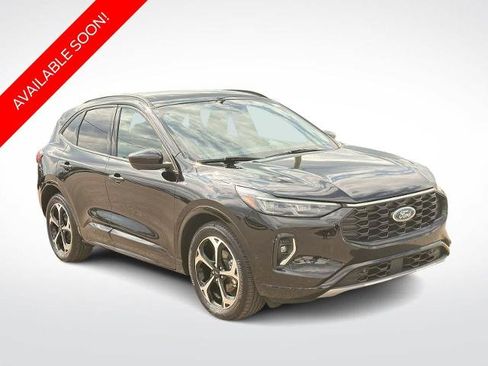 Certified 2023 Ford Escape ST-Line Elite w/ Premium Technology Package AWD/4WD image 2