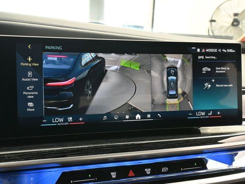 Used 2025 BMW 740i xDrive AWD/4WD image 19