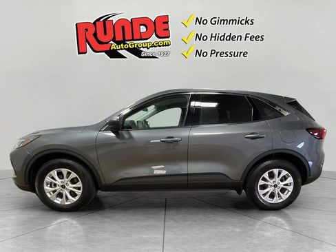 Used 2023 Ford Escape Active w/ Tech Pack #1 AWD/4WD image 3
