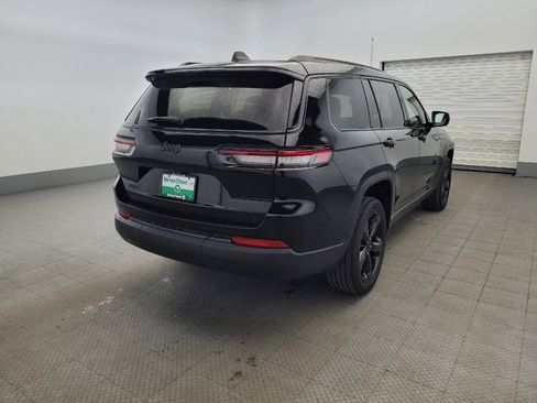 Used 2023 Jeep Grand Cherokee L Laredo image 9