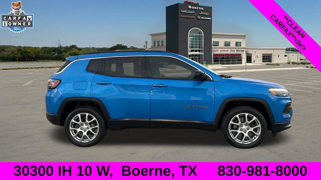 Used 2023 Jeep Compass Latitude w/ Sun and Sound Group AWD/4WD image 2
