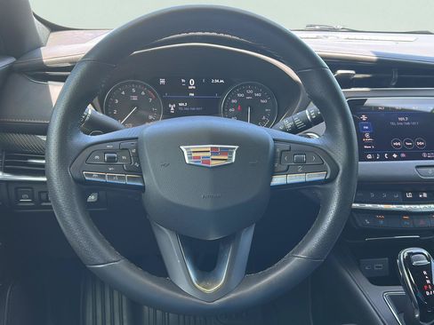 Used 2022 Cadillac XT4 Sport w/ Comfort Package AWD/4WD image 10