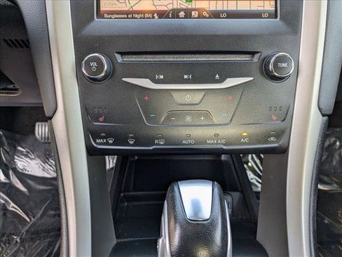 Used 2014 Ford Fusion SE w/ Equipment Group 502A image 16