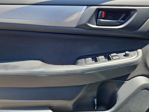 Used 2018 Subaru Outback 2.5i AWD/4WD image 12