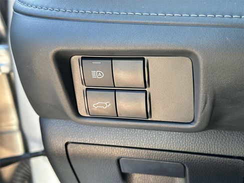 Used 2021 Toyota Highlander XSE FWD image 39