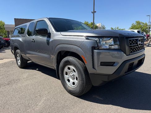 Used 2022 Nissan Frontier S w/ Technology Package RWD image 3