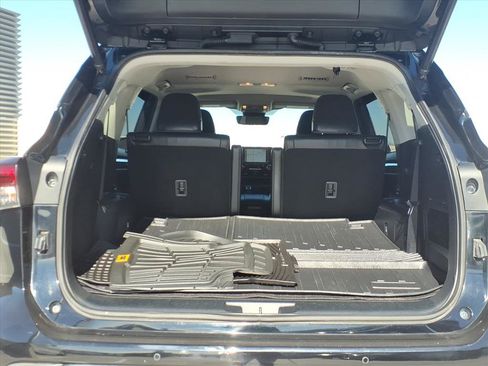 Used 2020 Toyota Highlander Limited image 16