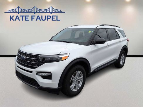 Used 2022 Ford Explorer XLT w/ Equipment Group 202A AWD/4WD image 3