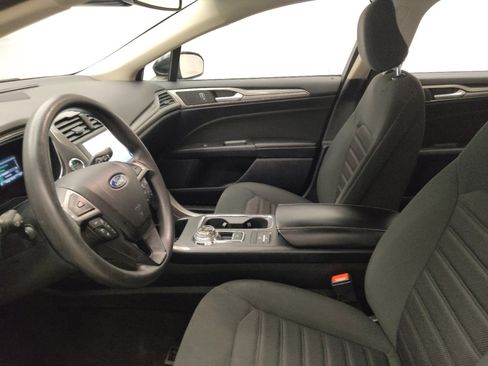 Used 2020 Ford Fusion SE FWD image 17
