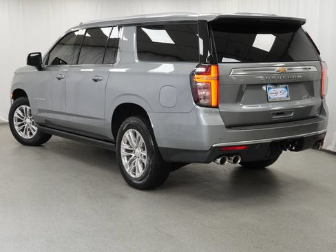 Used 2023 Chevrolet Suburban High Country AWD/4WD image 3