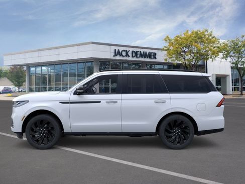 New 2026 Lincoln Navigator Reserve AWD/4WD image 3