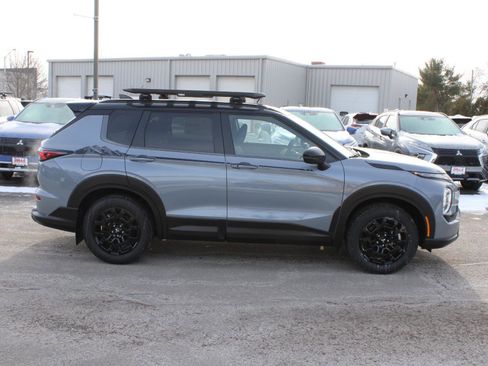 New 2026 Mitsubishi Outlander Trail Edition image 4