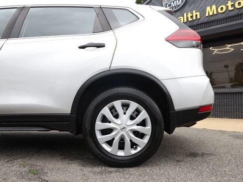 Used 2018 Nissan Rogue S AWD/4WD image 12