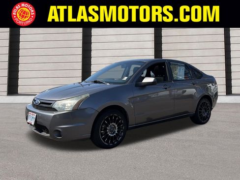 Used 2010 Ford Focus SES FWD image 1