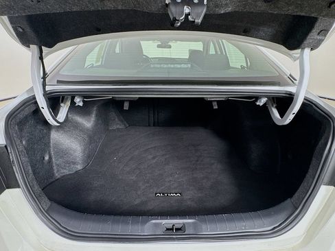 Used 2025 Nissan Altima 2.5 SV FWD image 29