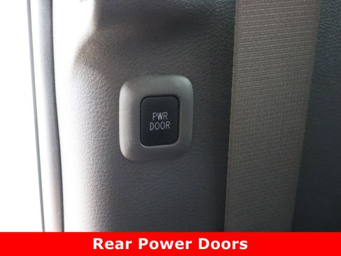 Certified 2021 Toyota Sienna XLE image 30