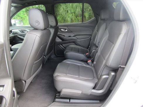Used 2023 Chevrolet Traverse LT w/ LT Premium Package AWD/4WD image 36