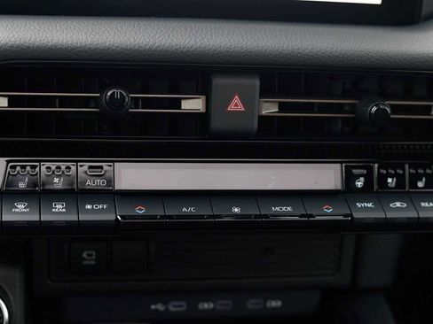 Used 2025 Toyota Land Cruiser image 38