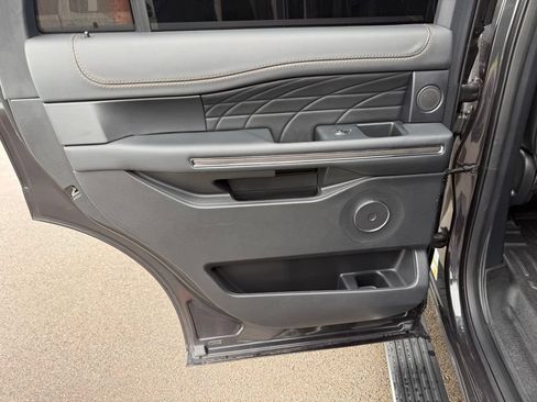 Used 2023 Ford Expedition Platinum AWD/4WD image 14