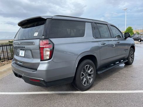 Used 2022 Chevrolet Suburban Z71 w/ Z71 Off-Road Package AWD/4WD image 4