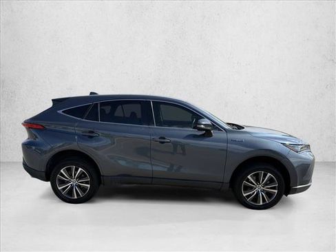 Used 2021 Toyota Venza LE w/ Carpet Mat Package (TMS) AWD/4WD image 4