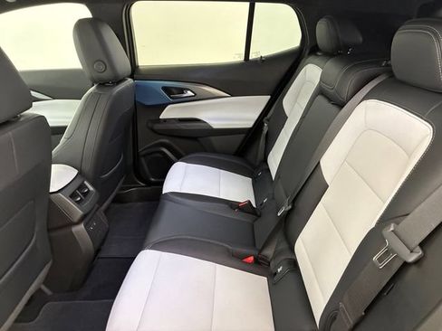 Certified 2024 Chevrolet Equinox EV LT AWD/4WD image 18