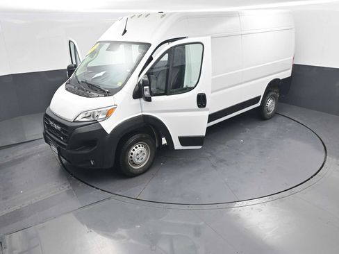 Used 2025 RAM ProMaster 2500 w/ Convenience Group FWD image 43