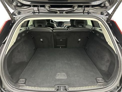 Certified 2023 Volvo V60 B5 Cross Country Plus w/ Climate Package image 24