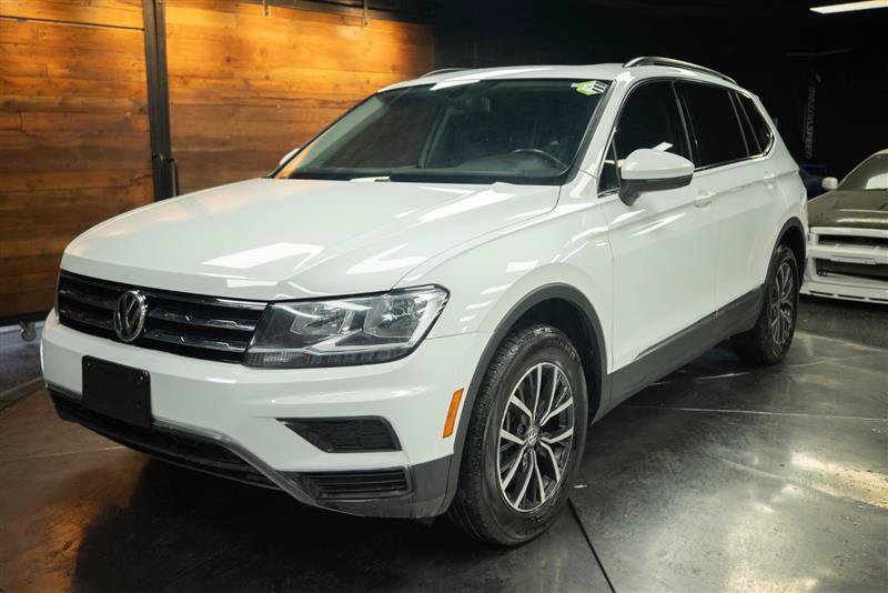 Used 2020 Volkswagen Tiguan SE R-Line FWD image 2