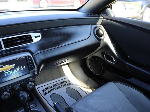 Used 2015 Chevrolet Camaro LT RWD image 17