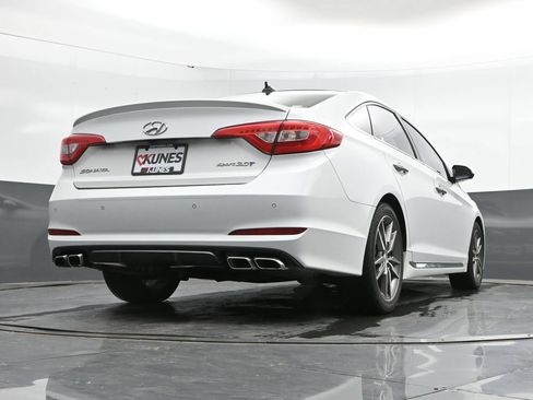 Used 2015 Hyundai Sonata Sport 2.0T w/ Option Group 07 FWD image 32