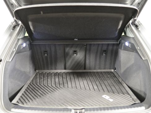 Used 2024 Audi Q4 e-tron Premium Plus image 21